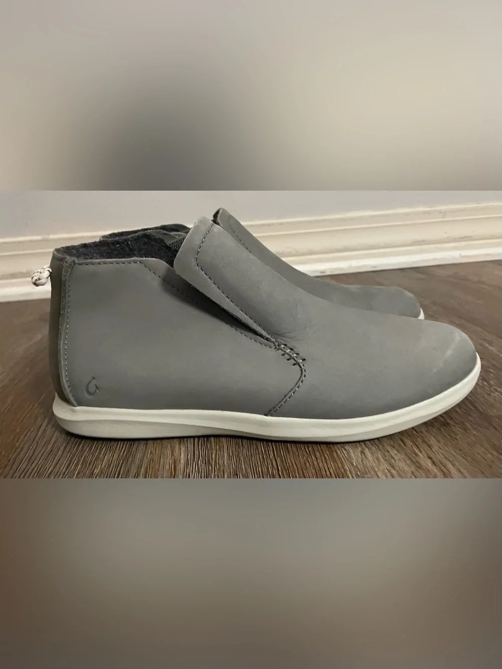 Olukai Hawai'iloa Shoes Women’s US 8 Leather Manu Hope Gray Chelsea Boot Cushion - Picture 3 of 11